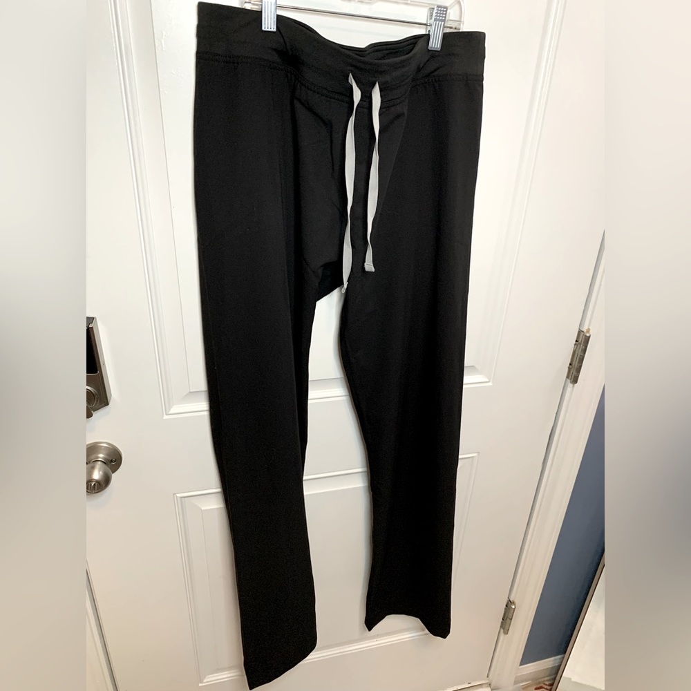 COPY - NWT Figs Black Livingston scrub pants Med Tall